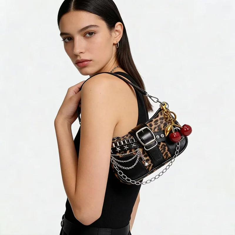 Y2K Gothic Punk Shoulder Bag for Women – Black & Red Chain Hobo Purse with Star Studs, Buckle & Heart Detail, Retro Underarm Handbag